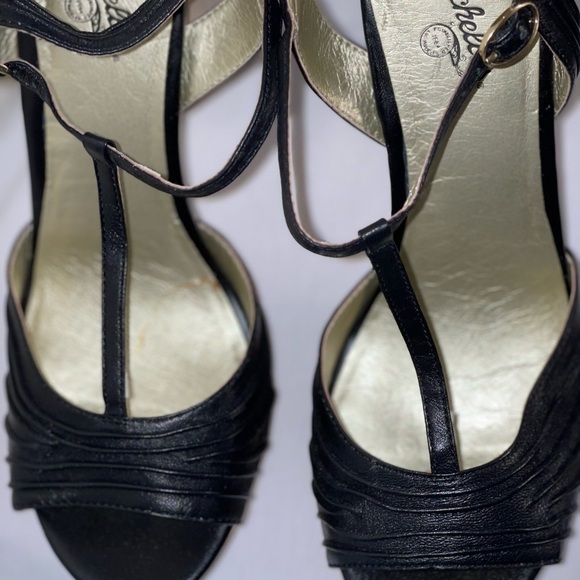 Seychelles black strapped Leather heels. Size 10 - Picture 8 of 8